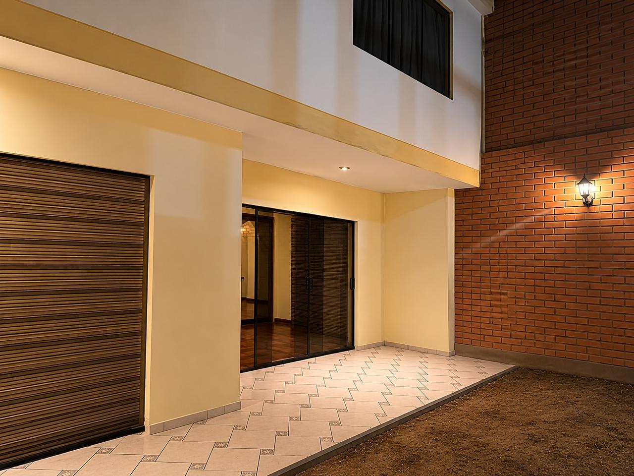 Antes — patio sin remodelar